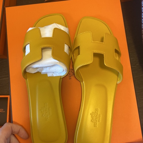 Brand new hermes yellow oran sandal 37.5 - Picture 4 of 4